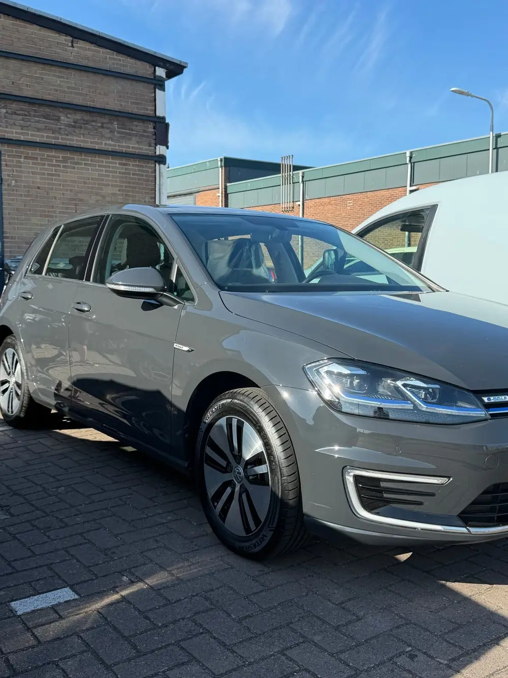 Volkswagen Golf E-Golf 136pk 2020 Grijs uit 2020, foto 8