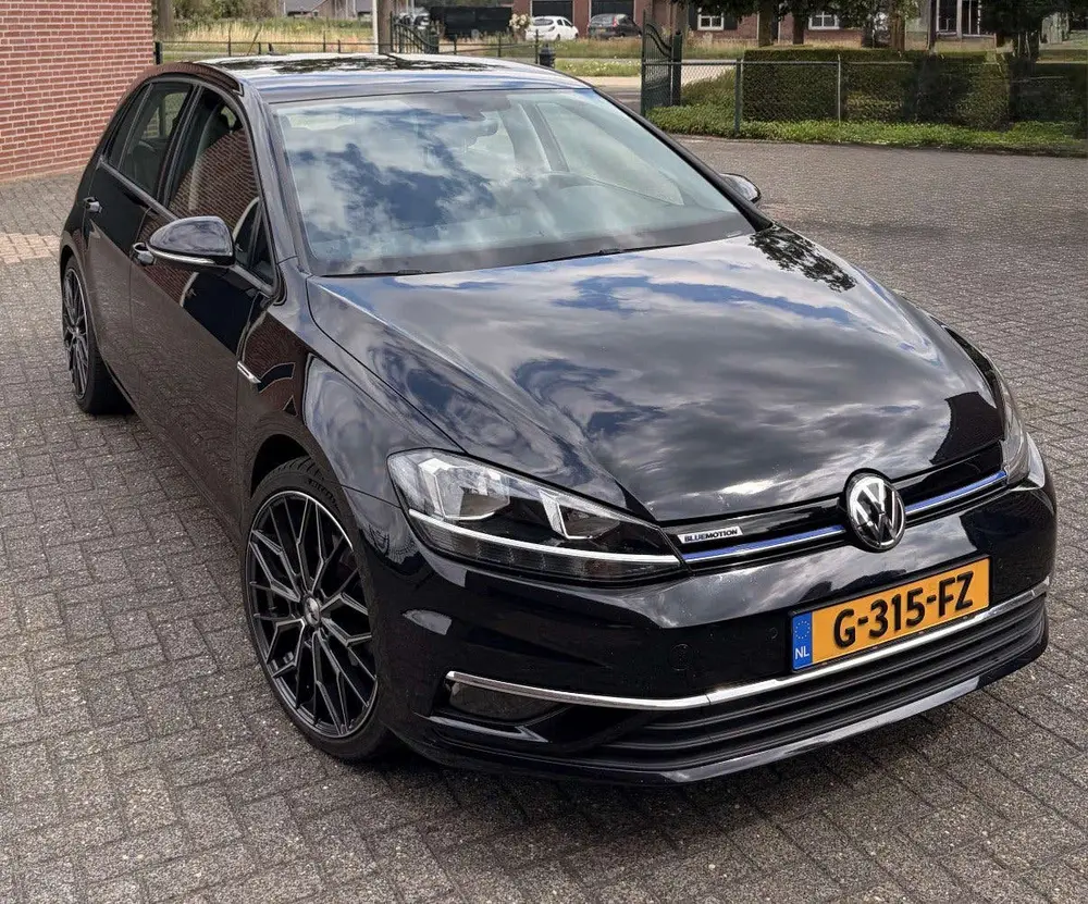 Volkswagen Golf 1.5 TSI 130pk 2019 Zwart, ACC, masagestoel uit 2019