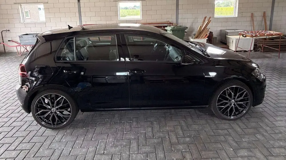 Volkswagen Golf 1.5 TSI 130pk 2019 Zwart, ACC, masagestoel uit 2019, foto 3