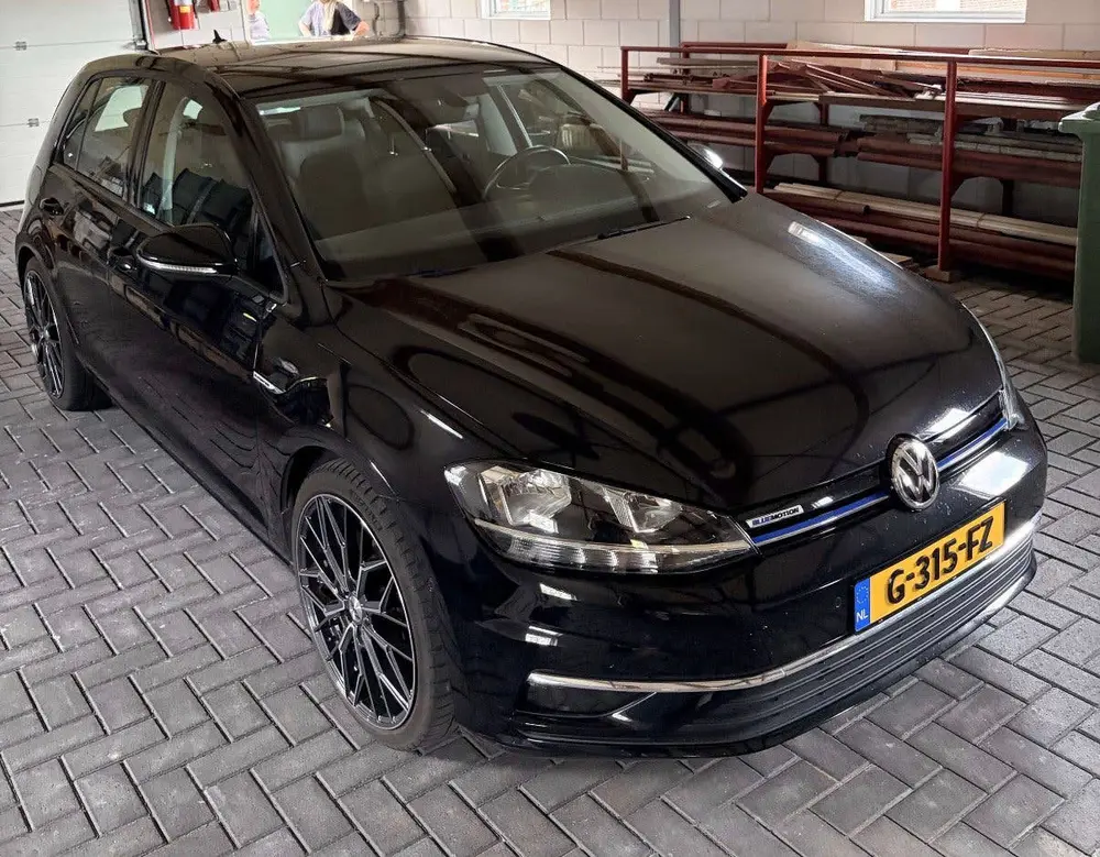 Volkswagen Golf 1.5 TSI 130pk 2019 Zwart, ACC, masagestoel uit 2019, foto 4