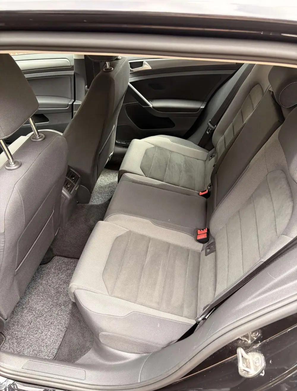 Volkswagen Golf 1.5 TSI 130pk 2019 Zwart, ACC, masagestoel uit 2019, foto 9