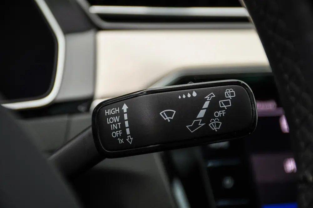 Volkswagen Passat Variant 1.5 TSI Pano Trekhaak R-line Carpl uit 2021, foto 10