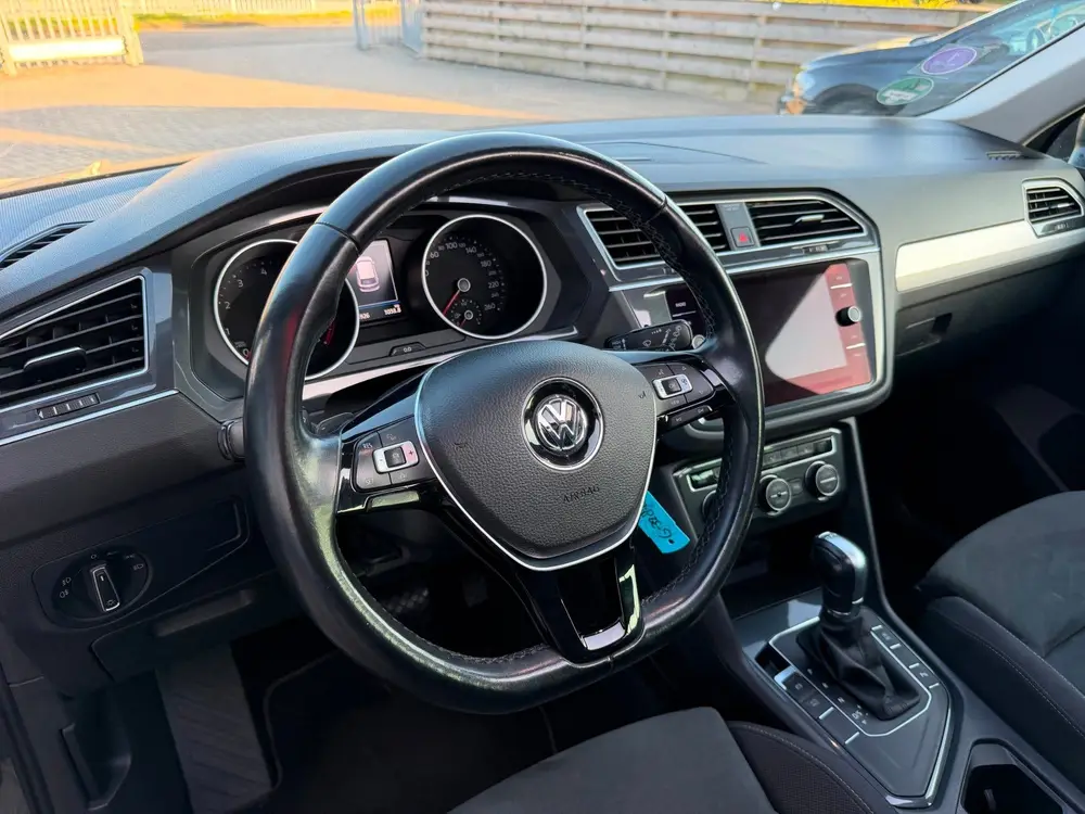 Volkswagen Tiguan 1.5 TSI ACT Highline Business R / Pano / 2 uit 2019, foto 20