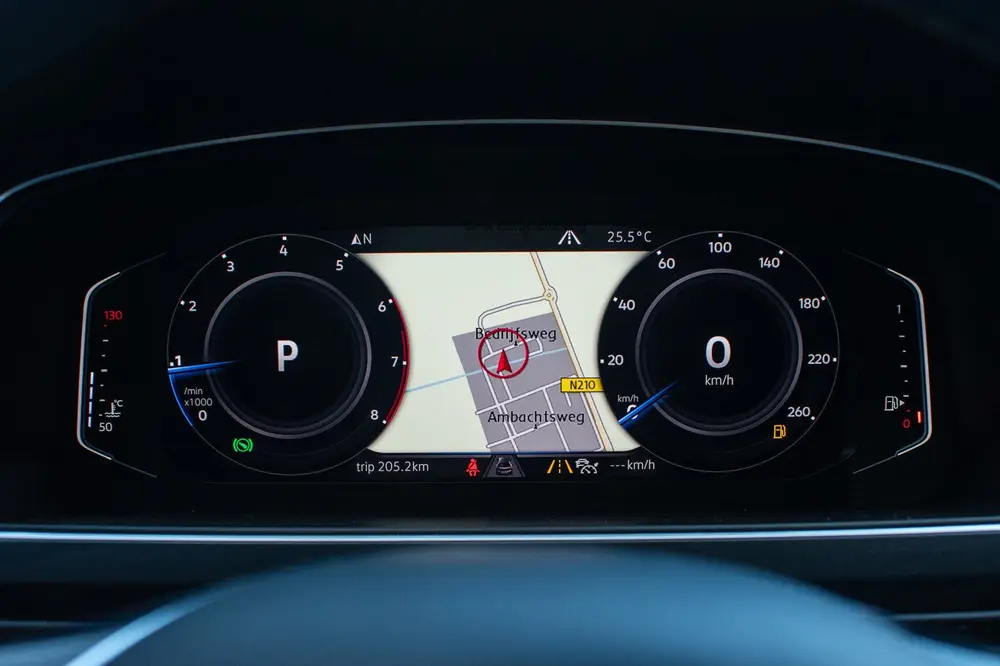 Volkswagen Tiguan 1.5 TSI ACT Highline Business R|360 camera uit 2019, foto 13