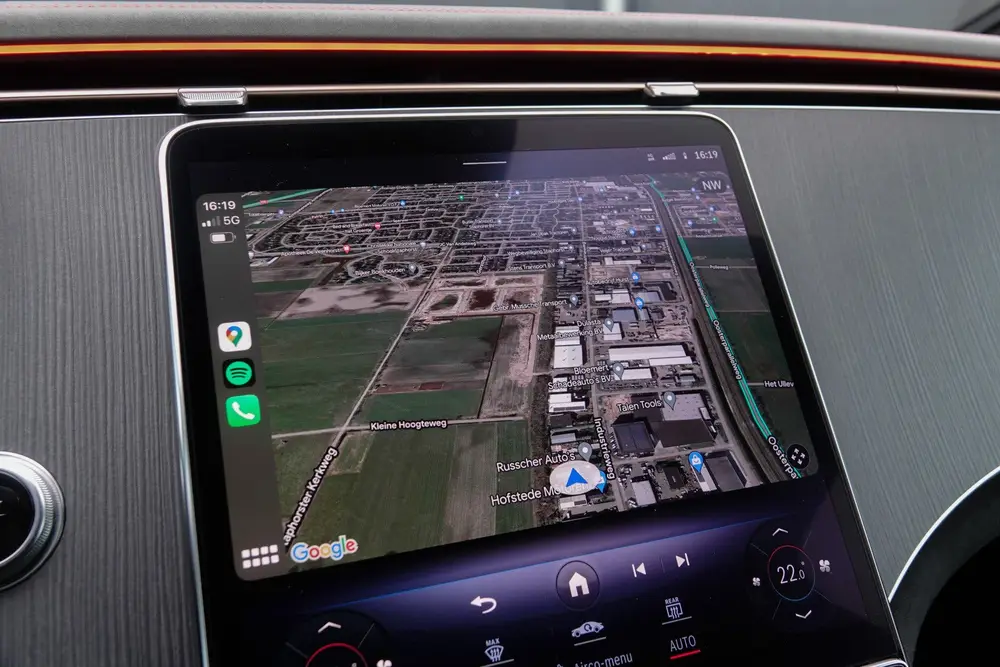Mercedes-Benz EQE 350+ Long Range uit 2022, foto 10