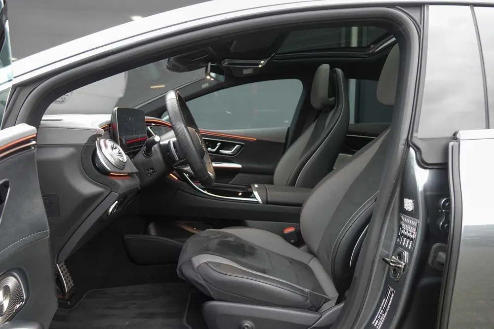 Mercedes-Benz EQE 350+ Long Range uit 2022, foto 5