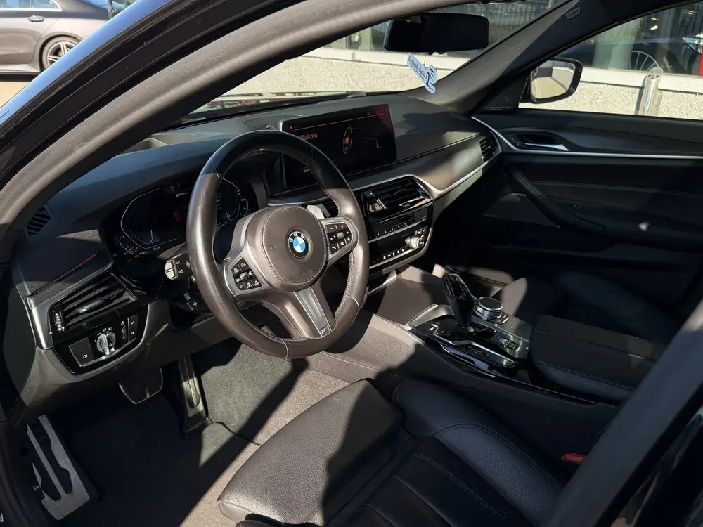 BMW 5-serie 5 Serie 545e xDrive M-Sport uit 2021, foto 2