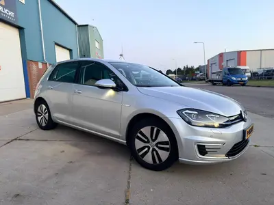 Volkswagen GOLF e-Golf | Warmtepomp | CCS | Camera | CarPlay uit 2019