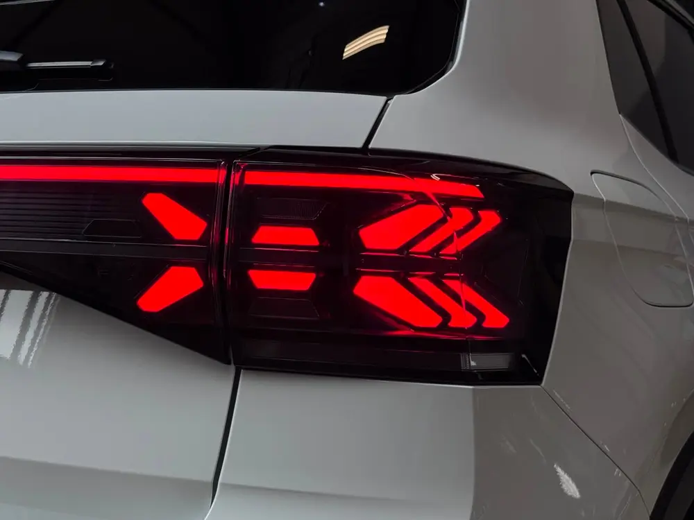 Volkswagen T-Cross 1.5 TSI 3X R-Line | IQ LIGHT | CAM | KEYL uit 2024, foto 20