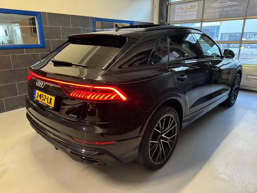 Audi Q8 55 TFSI Quattro S-line uit 2019, foto 10