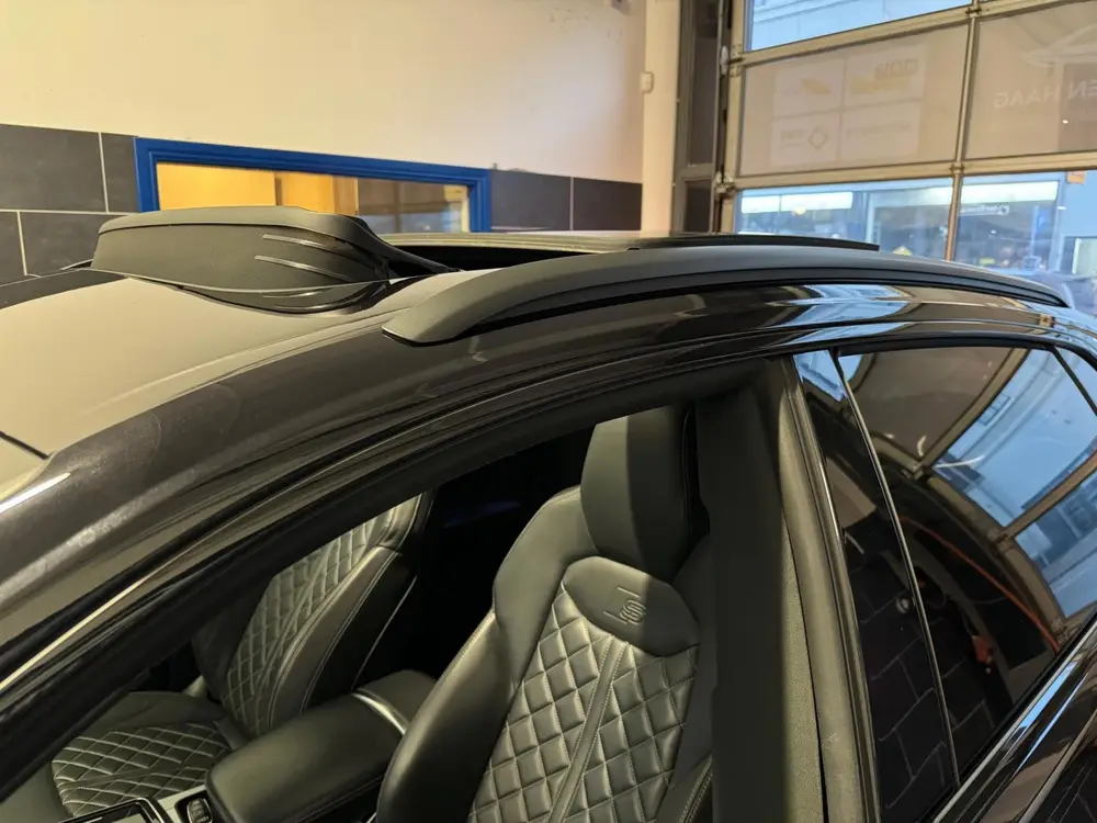 Audi Q8 55 TFSI Quattro S-line uit 2019, foto 3