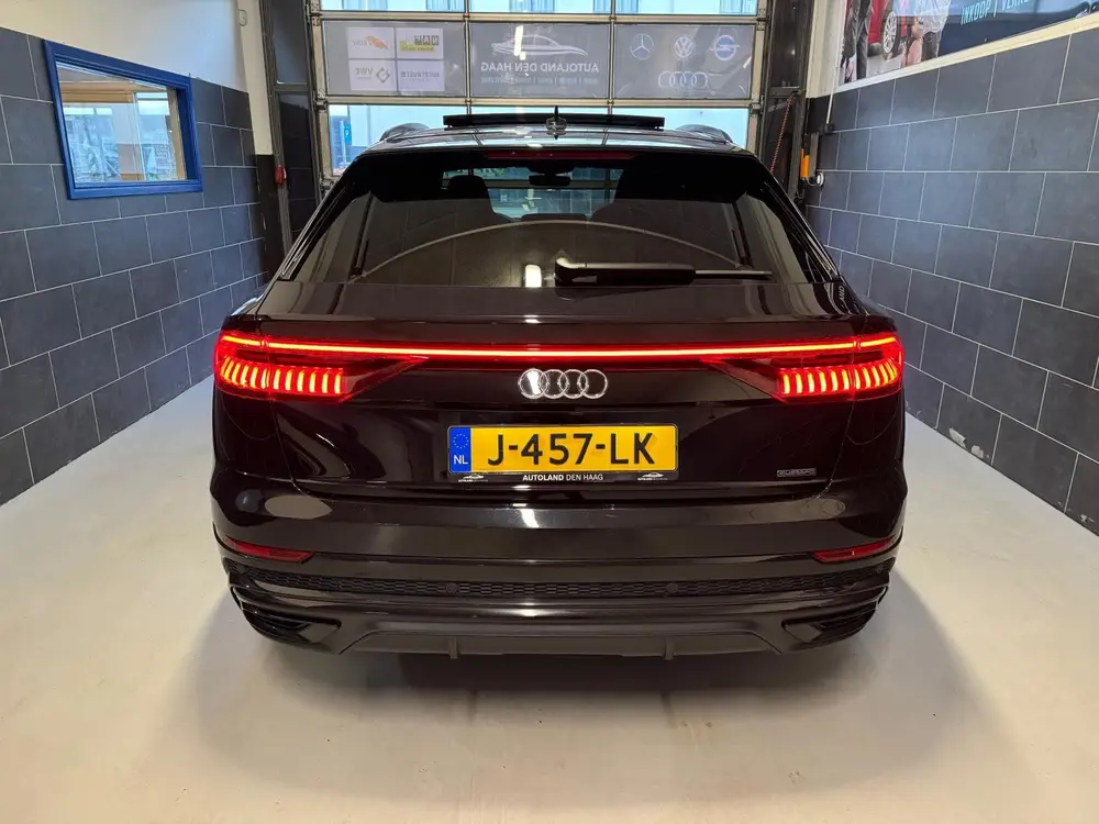 Audi Q8 55 TFSI Quattro S-line uit 2019, foto 5
