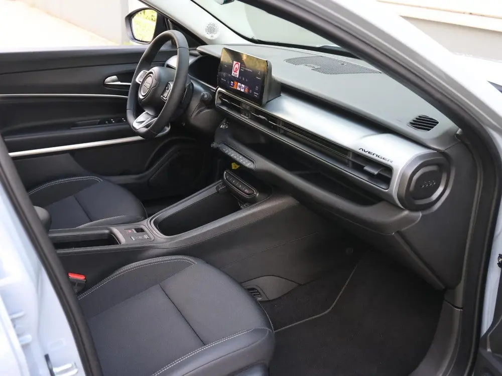Jeep Avenger 1.2 e-Hybrid Summit uit 2025, foto 9