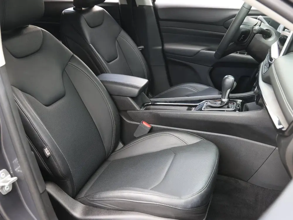 Jeep Compass 1.5T e-Hybrid Night Eagle uit 2025, foto 10