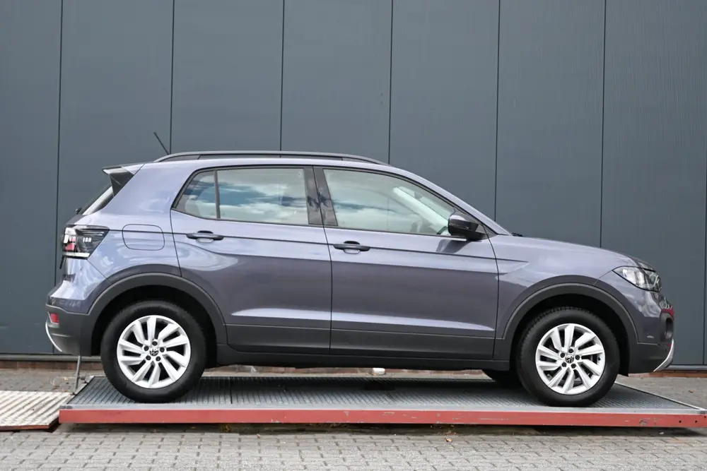 Volkswagen T-Cross 1.0 TSI Life (bj 2023) uit 2023, foto 2