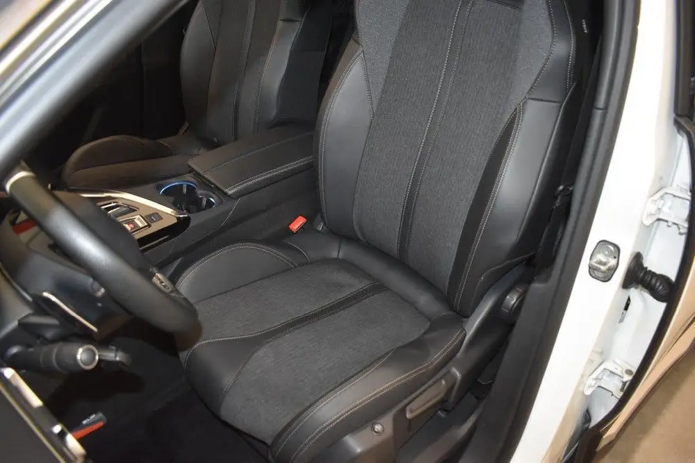 Peugeot 3008 1.2 PureTech Automaat GT-Line 59.000 Km. 1 uit 2019, foto 12