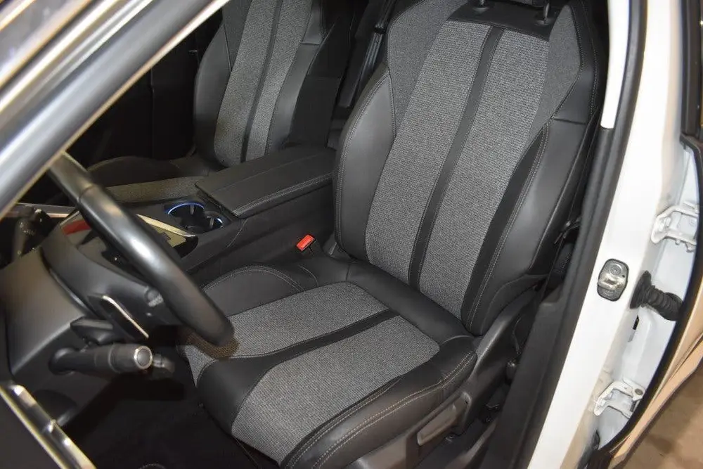 Peugeot 3008 1.6 PureTech Automaat Blue Lease Premium 1 uit 2019, foto 13