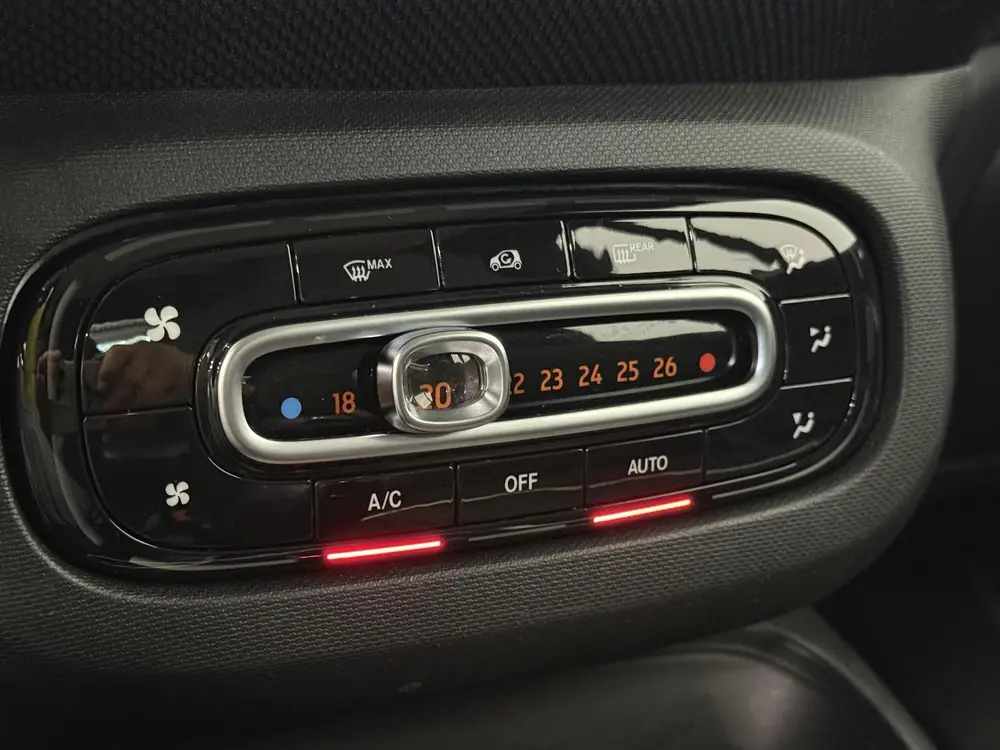 Smart ForTwo EQ Comfort 18 kWh Automaat Navigatie App uit 2021, foto 20