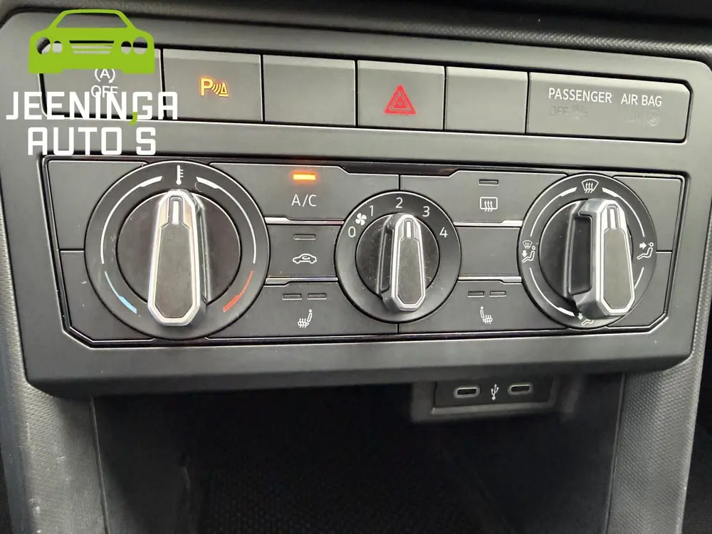 Volkswagen T-Cross 1.0 TSI Life|AppleCarPlay|PDC|Navi uit 2021, foto 19
