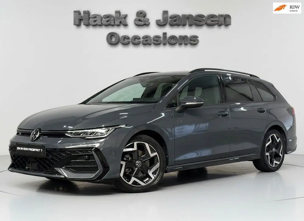Volkswagen Golf Variant 1.5 TSI R-Line 150PK BTW Lane Acc uit 2025