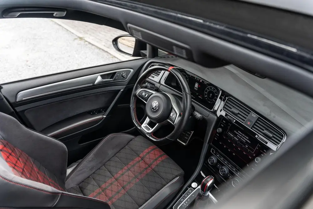 Volkswagen Golf 2.0 TSI GTI TCR Pano Dsg Akrapovic uit 2020, foto 19