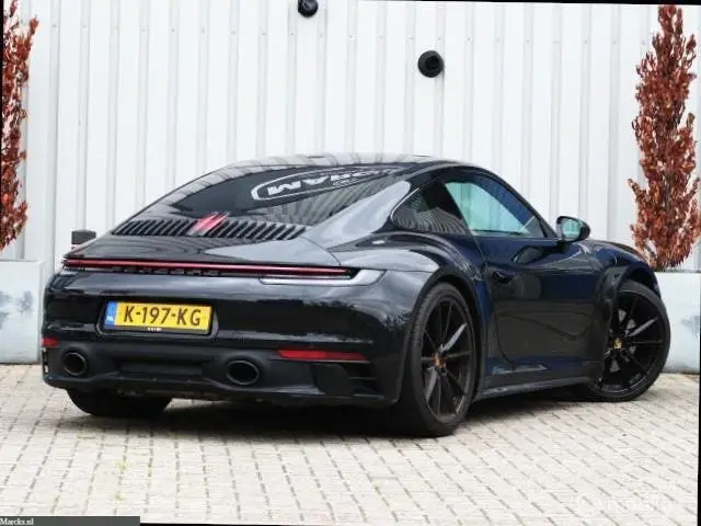 Porsche 911 3.0 Carrera 4 S Zwart *Sport Chrono* Top S uit 2020, foto 2