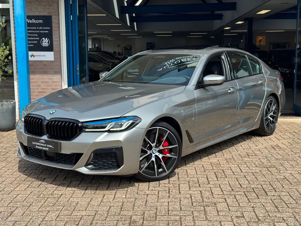 BMW 5-serie 545e xDrive High Executive 2021 AUT NAVI F uit 2021, foto 2