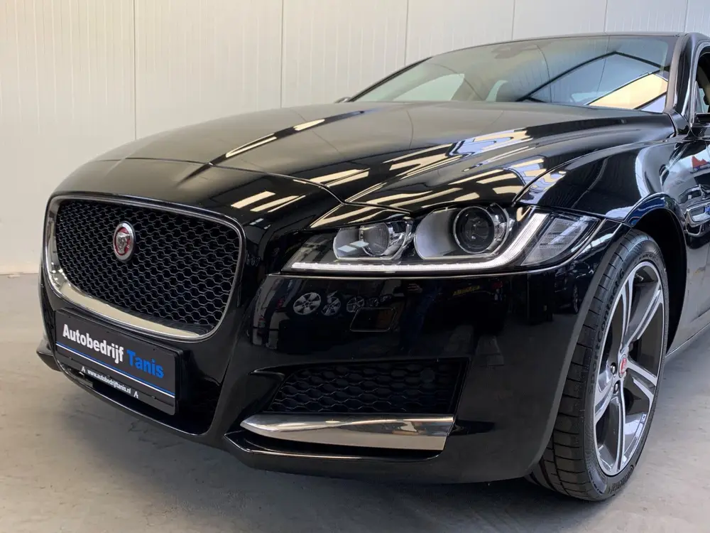 Jaguar XF 2.0t Prestige VIRTUAL COCKPIT-NAVI-LANE ASSIST-ECC uit 2019, foto 11
