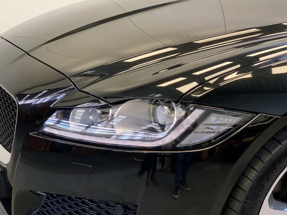 Jaguar XF 2.0t Prestige VIRTUAL COCKPIT-NAVI-LANE ASSIST-ECC uit 2019, foto 17