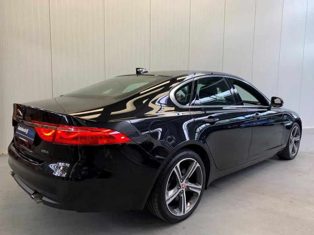 Jaguar XF 2.0t Prestige VIRTUAL COCKPIT-NAVI-LANE ASSIST-ECC uit 2019, foto 2