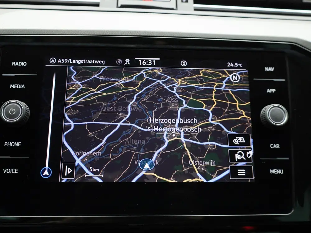 Volkswagen Passat Variant 2.0 TDI Business | TREKHAAK | NAVI uit 2022, foto 18