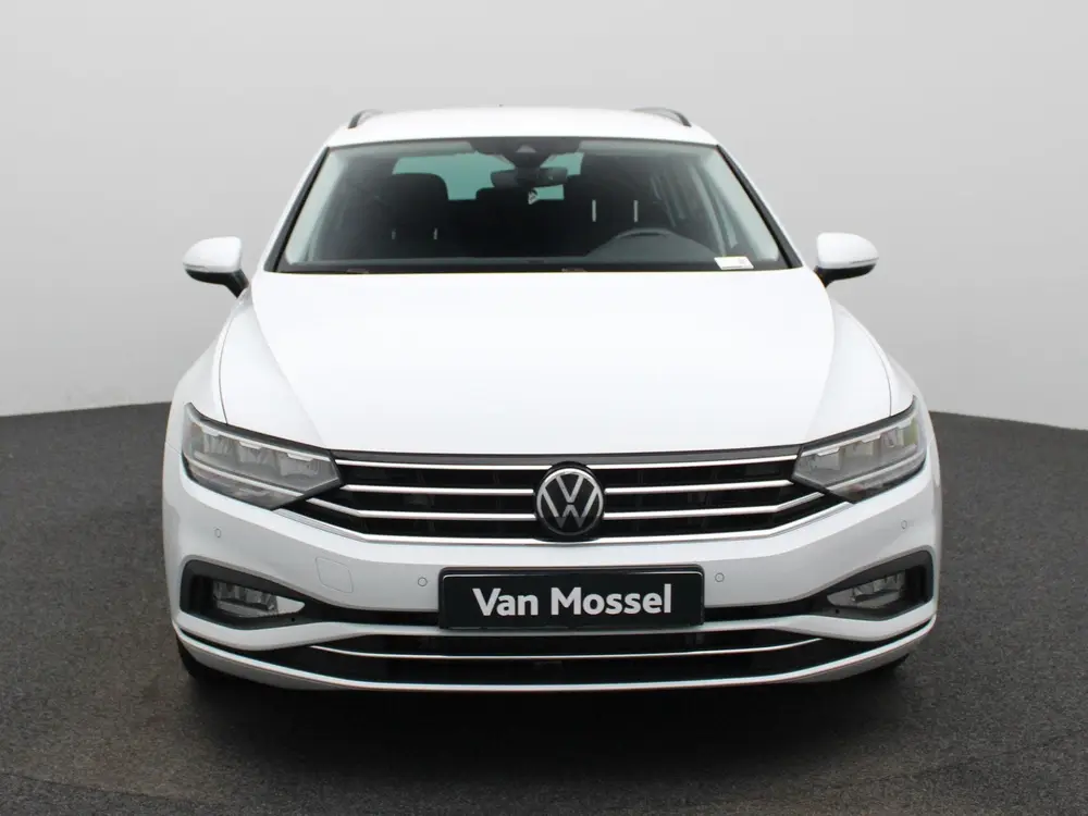 Volkswagen Passat Variant 2.0 TDI Business | TREKHAAK | NAVI uit 2022, foto 3