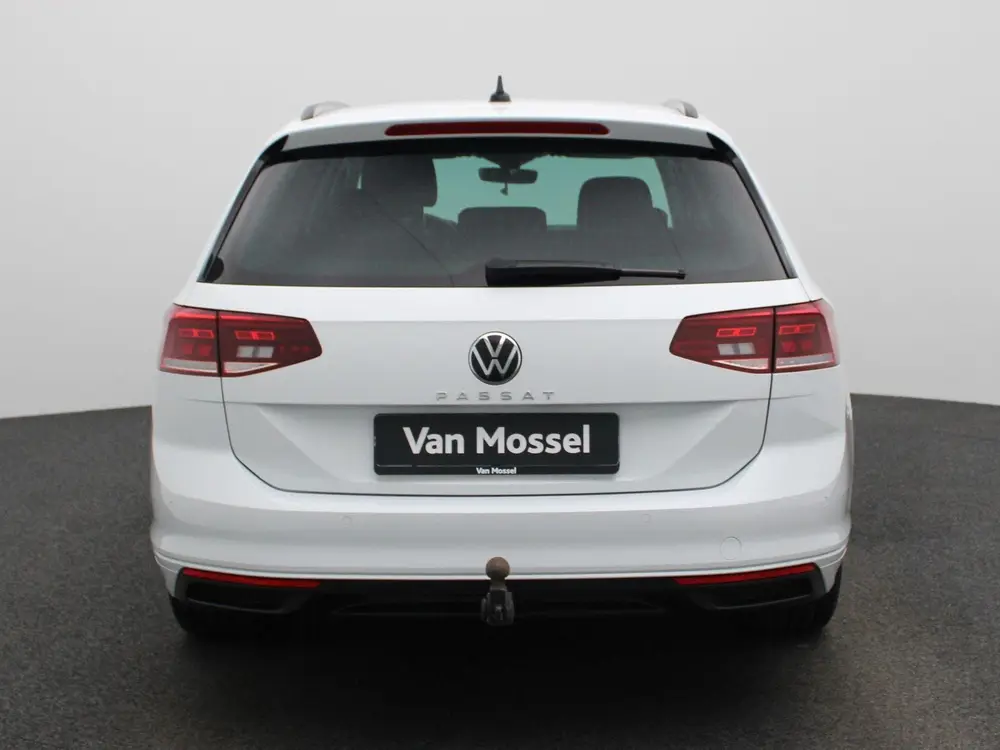 Volkswagen Passat Variant 2.0 TDI Business | TREKHAAK | NAVI uit 2022, foto 5