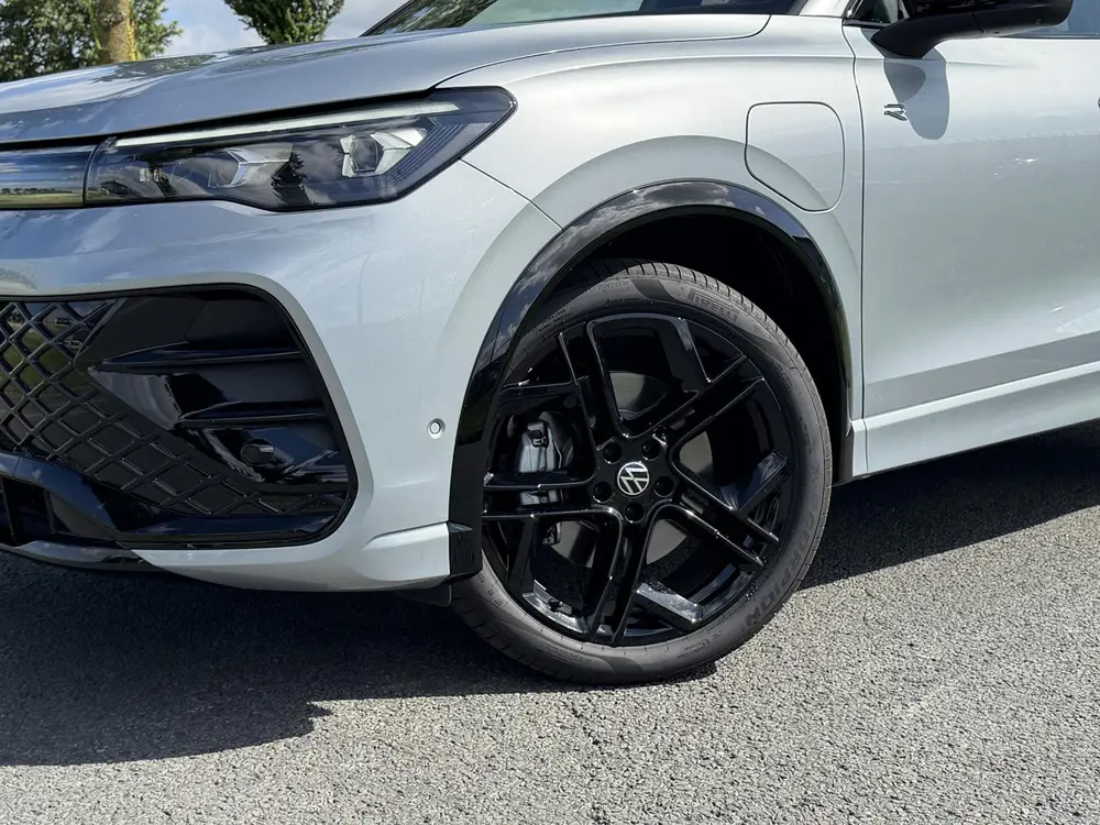 Volkswagen Tiguan 1.5 eHybrid R-Line Edition | Matrix LED | uit 2025, foto 2