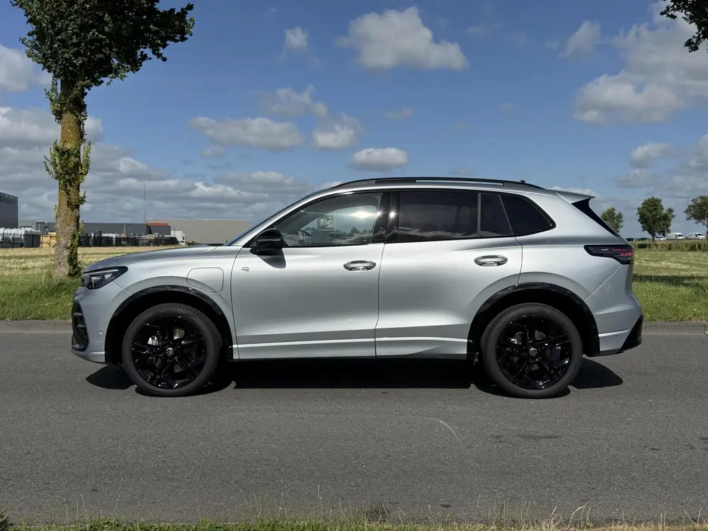 Volkswagen Tiguan 1.5 eHybrid R-Line Edition | Matrix LED | uit 2025, foto 5