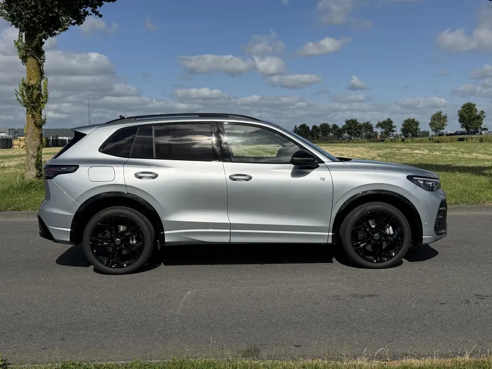 Volkswagen Tiguan 1.5 eHybrid R-Line Edition | Matrix LED | uit 2025, foto 7