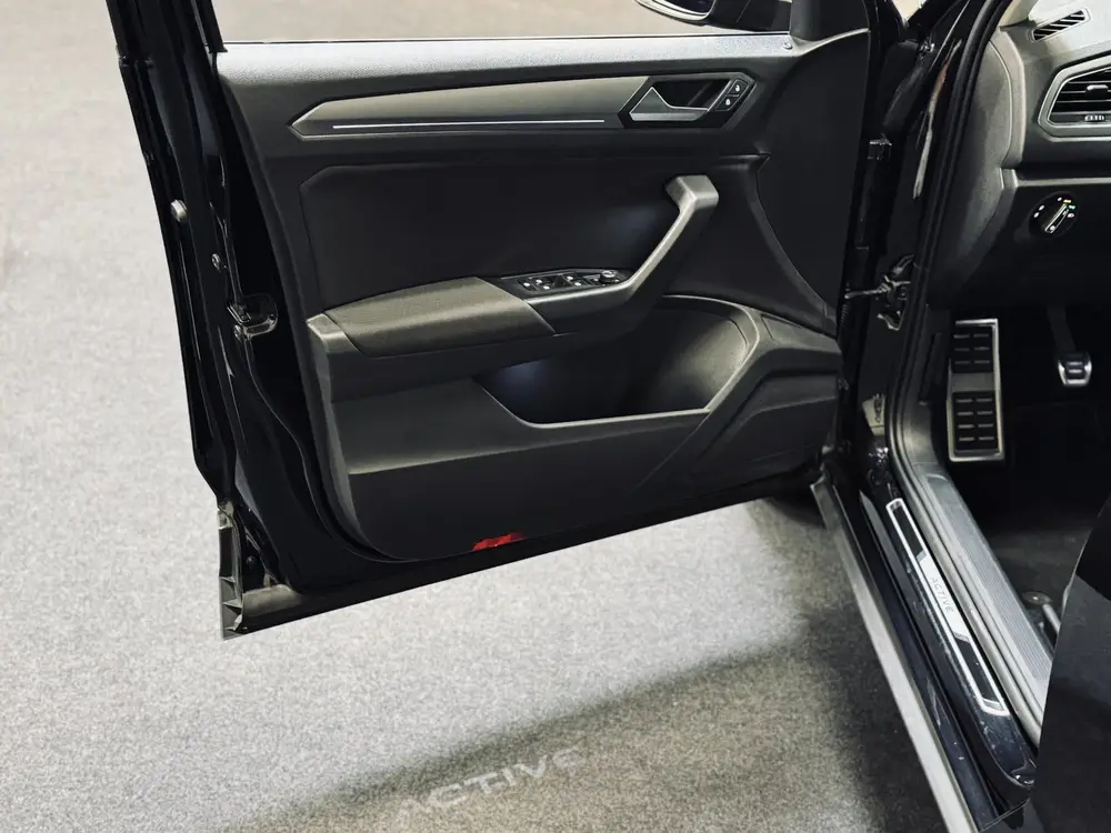Volkswagen T-Roc 1.5 TSI Active | 17" | CarPlay | Stoelverw. uit 2022, foto 10