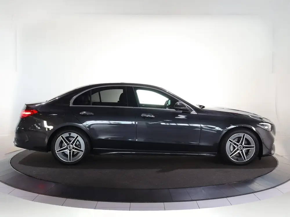 Mercedes-Benz C-Klasse 180 AMG Line uit 2024, foto 6