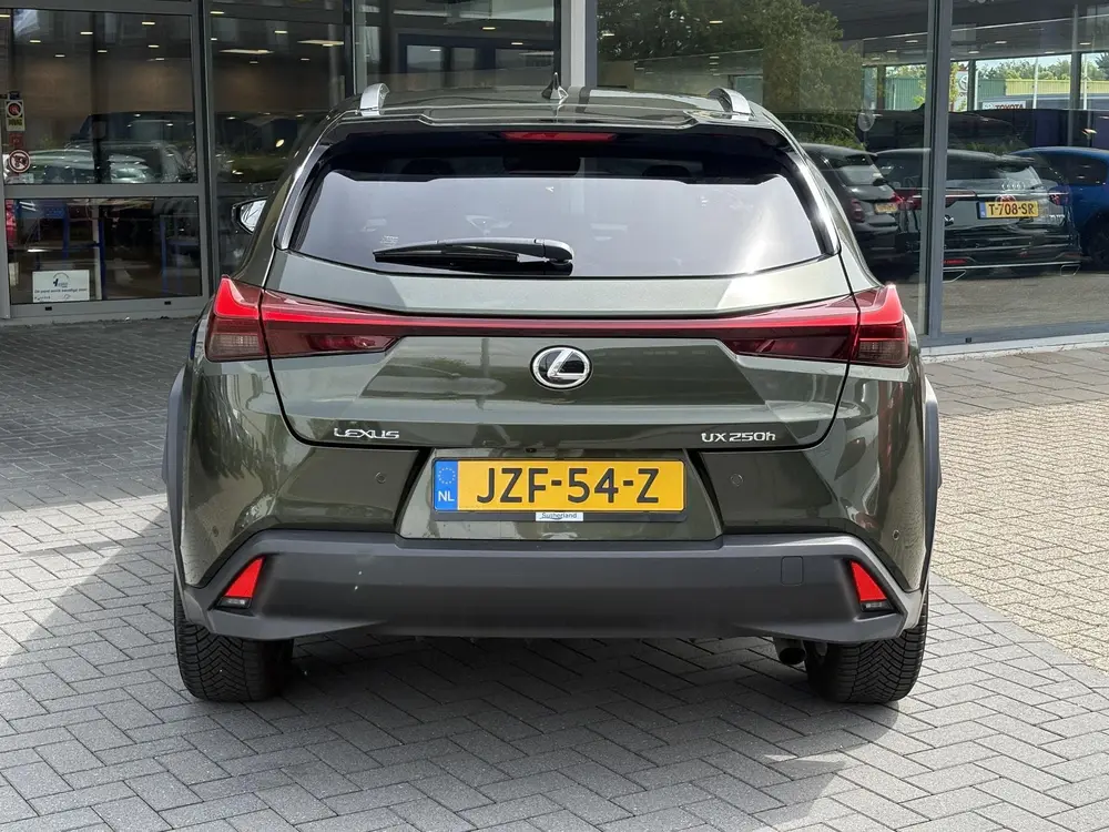 Lexus UX 250h Preference Line uit 2023, foto 8