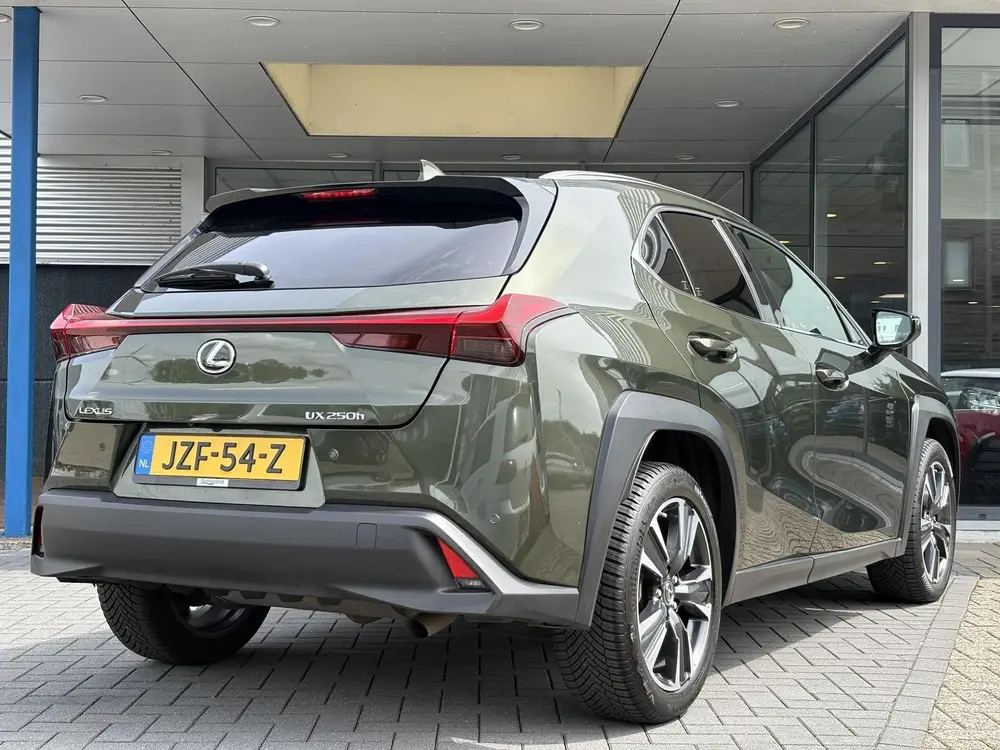 Lexus UX 250h Preference Line uit 2023, foto 9