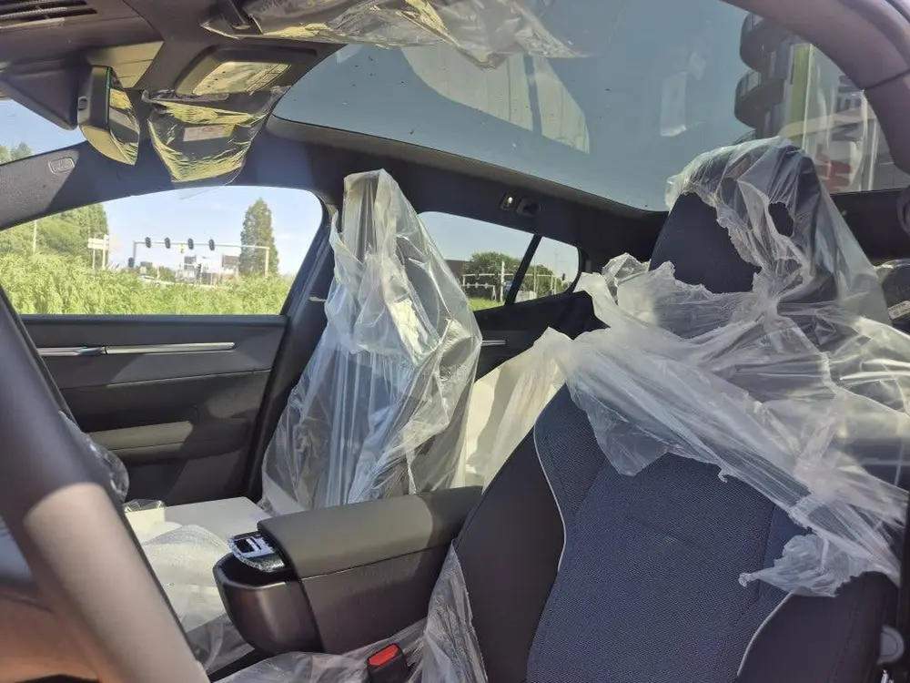 Volvo EX30 P5 Long Range 69kWh uit 2026, foto 4