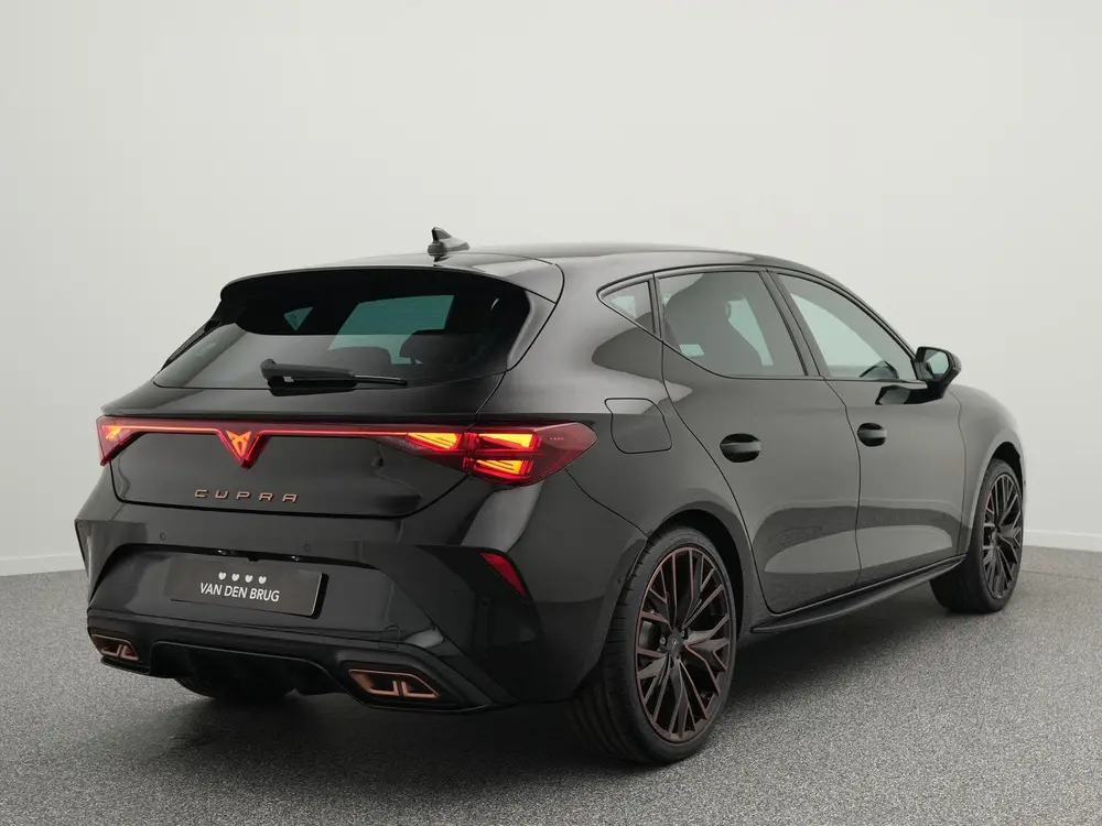 Cupra Leon 1.5 TSI e-Hybrid VZ Performance 272 PK uit 2026, foto 2