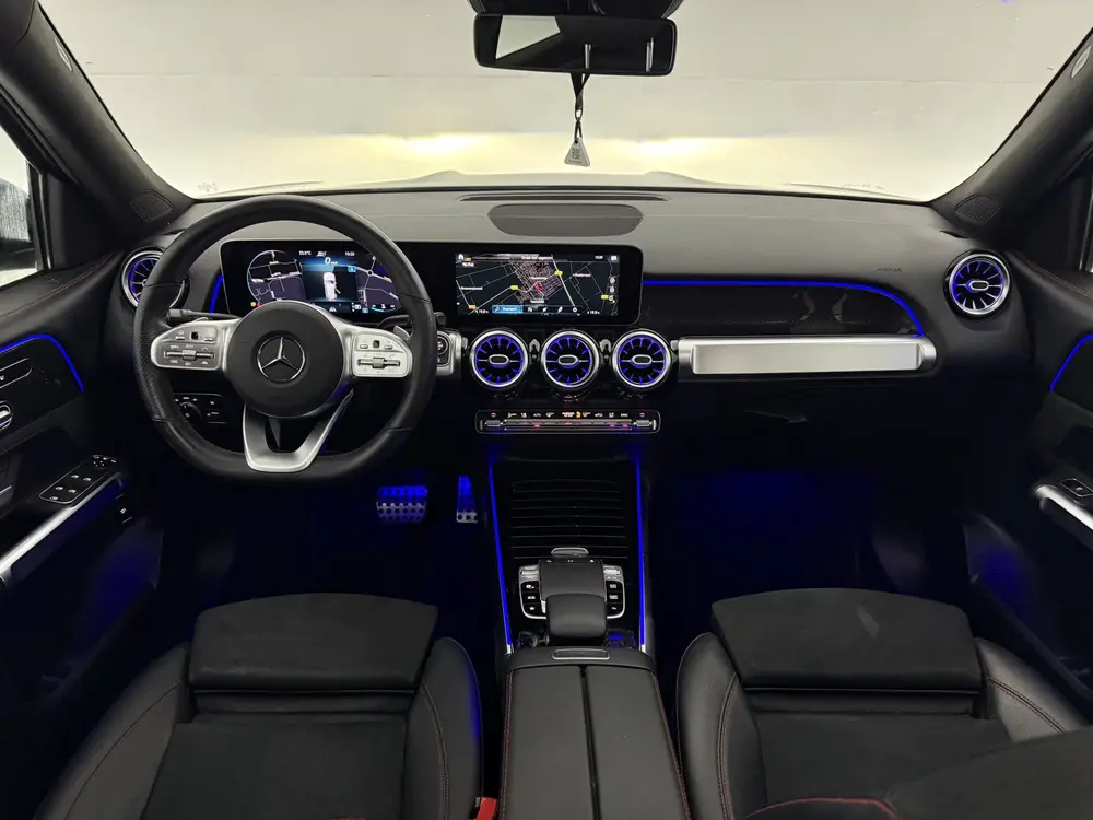 Mercedes-Benz GLB 200 AMG 7p. uit 2021, foto 2