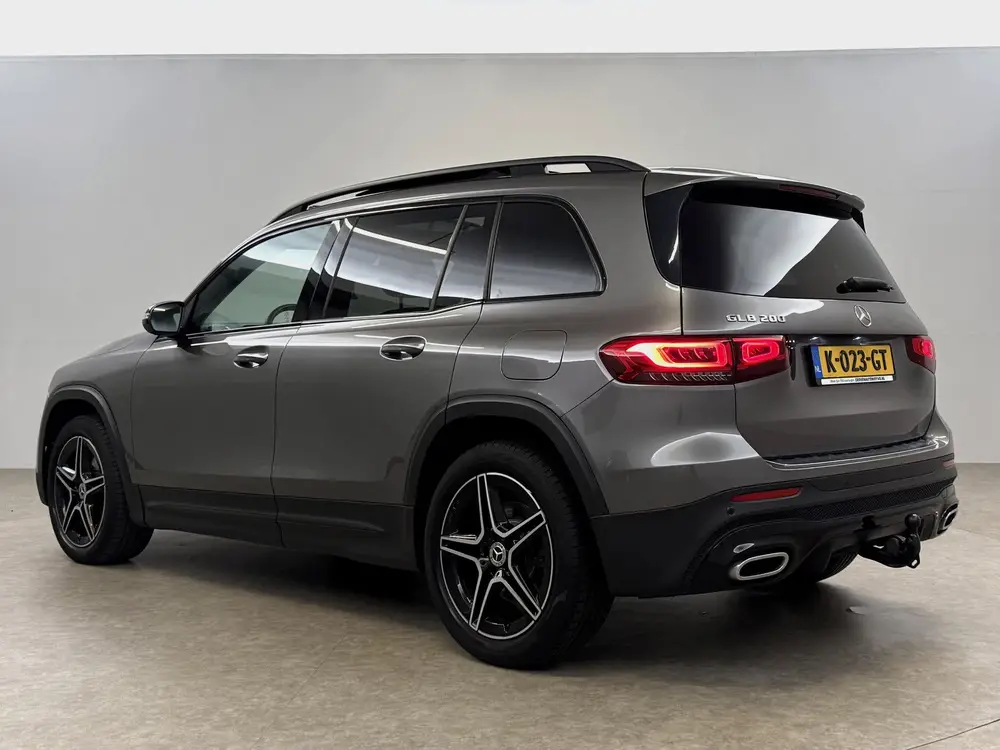 Mercedes-Benz GLB 200 AMG 7p. uit 2021, foto 3