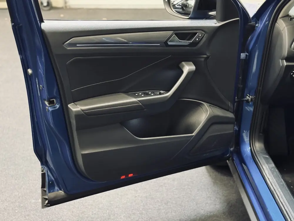 Volkswagen T-Roc 1.5 TSI DSG Style | IQ Light | Camera | Sto uit 2023, foto 10