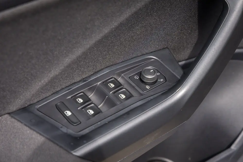 Volkswagen T-Roc 1.5 TSI Life nlauto Stoelverwarming | PDC | uit 2023, foto 12