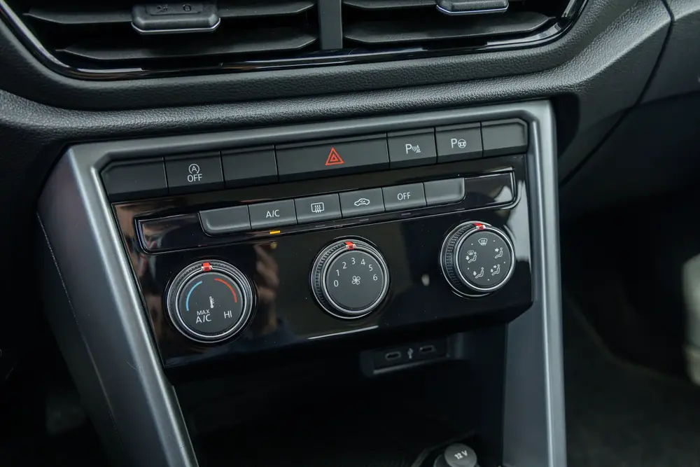 Volkswagen T-Roc 1.5 TSI Life nlauto Stoelverwarming | PDC | uit 2023, foto 19