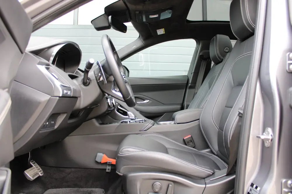 Jaguar E-Pace 1.5 P300e AWD R-Dynamic HSE | panoramadak | me uit 2023, foto 19