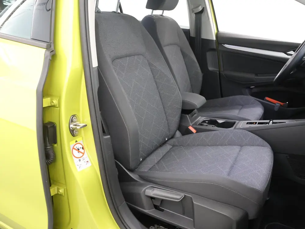 Volkswagen Golf 1.0 eTSI Life | Trekhaak | Navigatie | Cruis uit 2021, foto 10