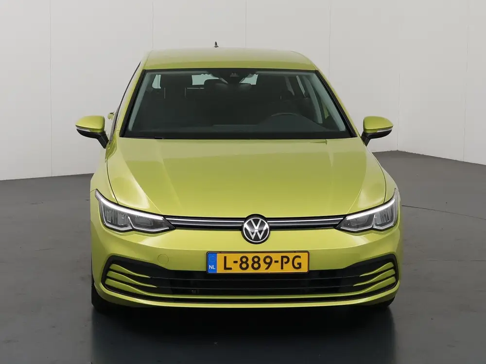 Volkswagen Golf 1.0 eTSI Life | Trekhaak | Navigatie | Cruis uit 2021, foto 3